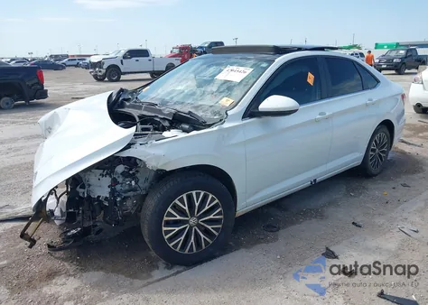2019 Volkswagen Jetta 1.4T R-Line/1.4T S/1.4T Se z USA, uszkodzony, nr VIN 3VWCB7BU5KM136069